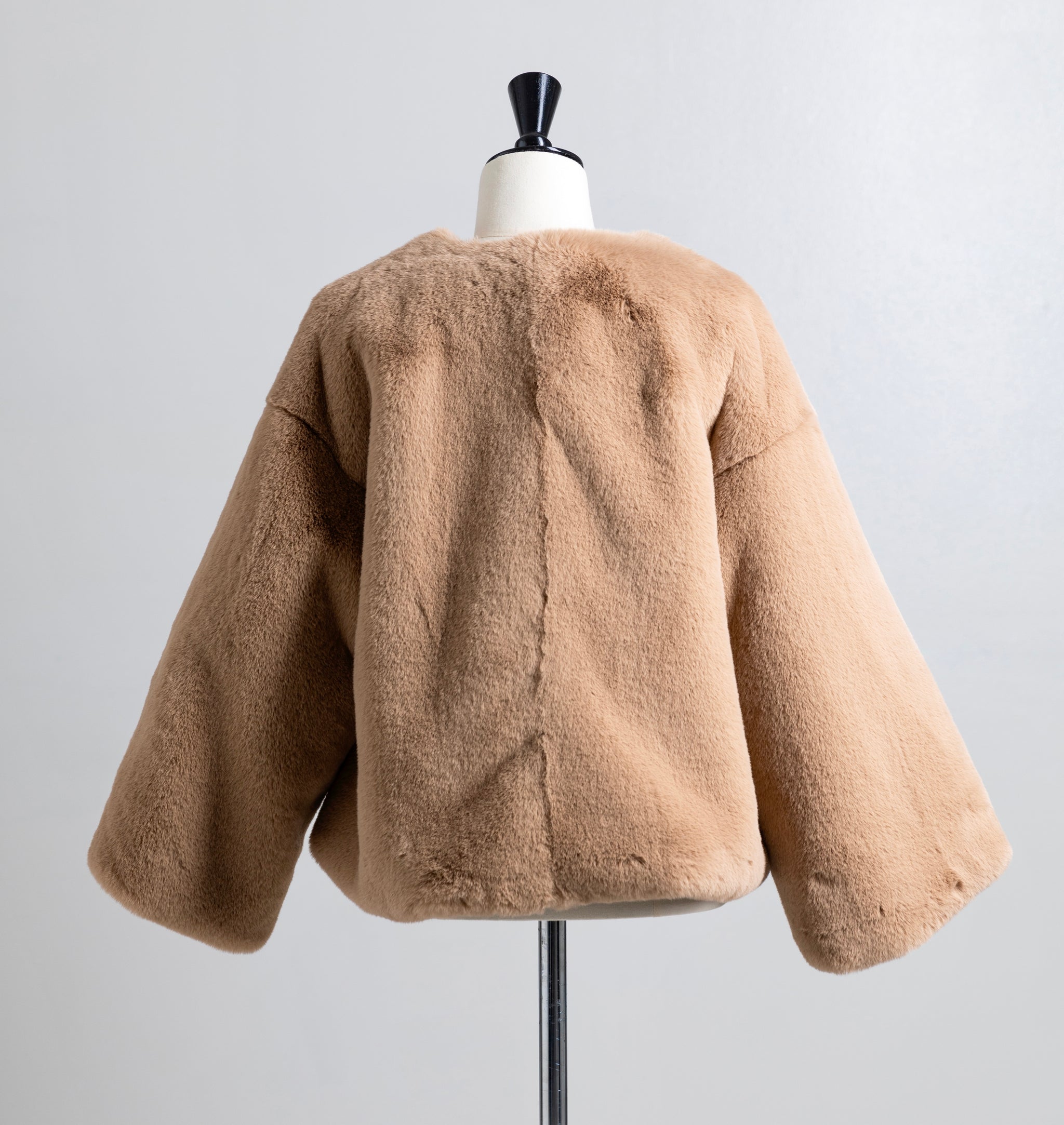 【完売品】エムドット　em. 　エコファーコート　ホワイト COAT